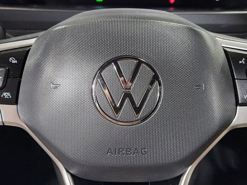 Used 2023 Volkswagen Tiguan SE FWD image 48