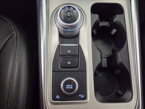 Used 2023 Ford Explorer XLT w/ Equipment Group 202A image 28