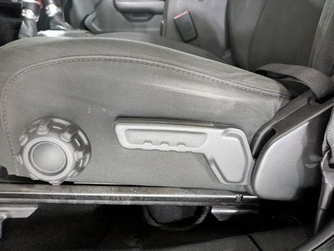 Used 2018 Jeep Wrangler Unlimited Sport S AWD/4WD image 20