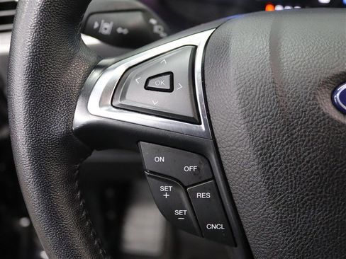 Used 2023 Ford Edge SEL image 16