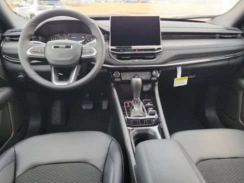 New 2026 Jeep Compass Latitude AWD/4WD image 11