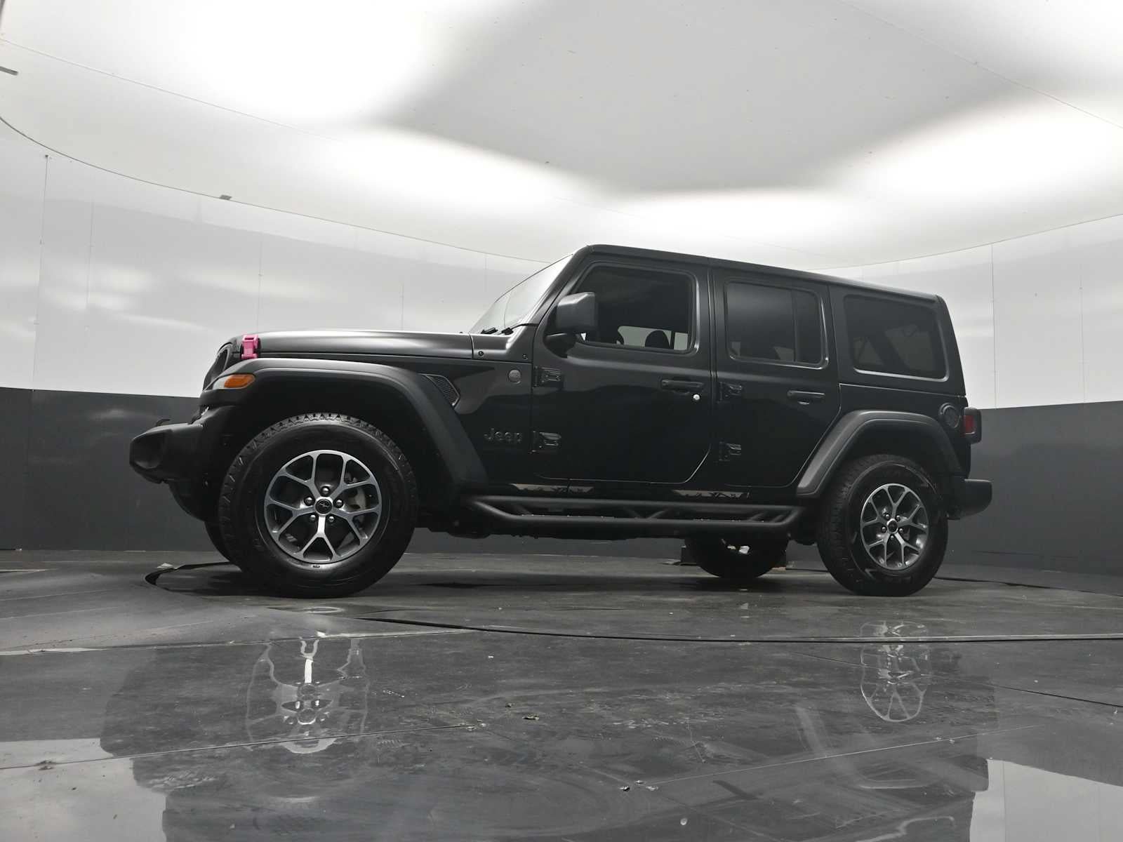 Used 2024 Jeep Wrangler Unlimited Sport AWD/4WD image 21