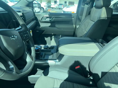 New 2026 Chevrolet Silverado 1500 ZR2 w/ ZR2 Bison Edition image 9