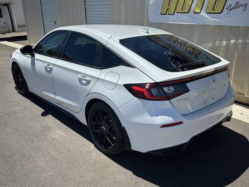 Used 2024 Honda Civic Sport image 2