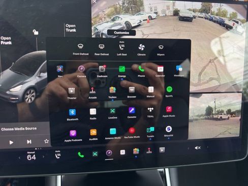 Used 2020 Tesla Model Y Long Range image 25