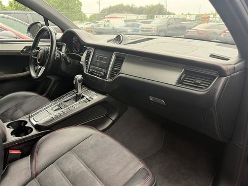 Used 2018 Porsche Macan GTS AWD/4WD image 34
