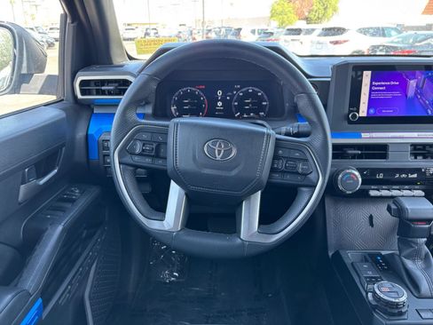 Used 2025 Toyota Tacoma TRD Off-Road AWD/4WD image 32