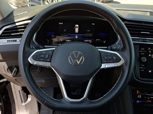 Certified 2023 Volkswagen Tiguan SE FWD image 19