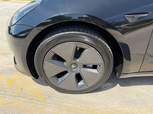Used 2023 Tesla Model 3 Standard Range image 9