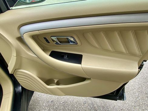 Used 2017 Ford Taurus SE FWD image 42