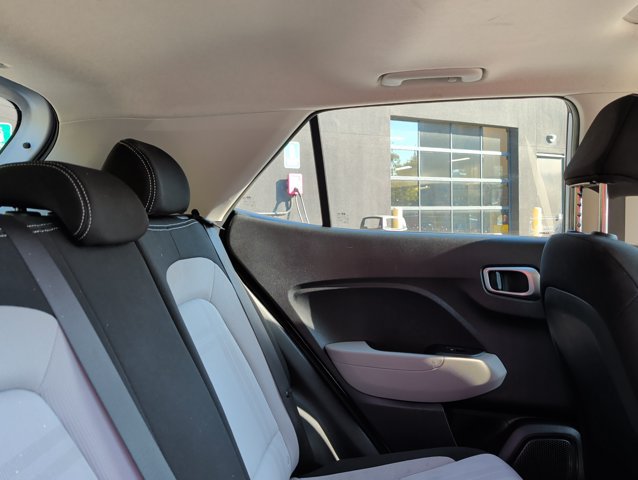 Used 2025 Hyundai Venue SEL FWD image 22