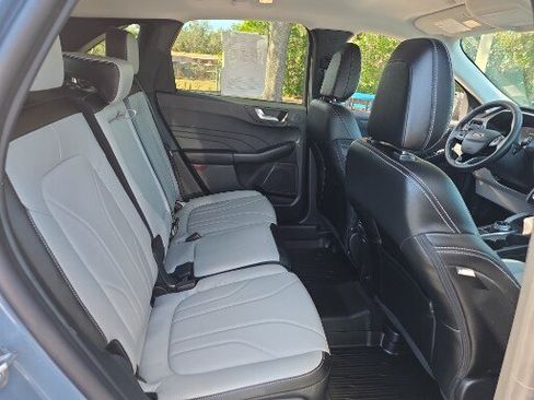 Certified 2025 Ford Escape Platinum w/ Premium Technology Package image 16
