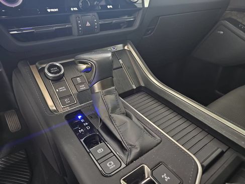 Used 2024 Lexus GX 550 w/ Cold Area Package AWD/4WD image 25
