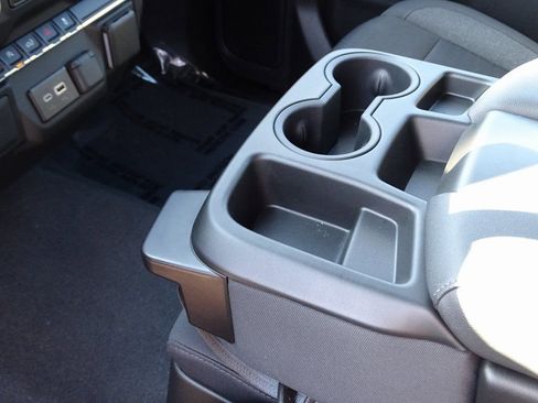 Used 2024 Chevrolet Silverado 1500 Custom image 17