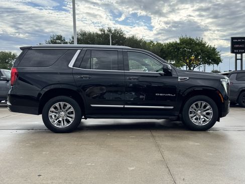 Used 2025 GMC Yukon Denali AWD/4WD image 7