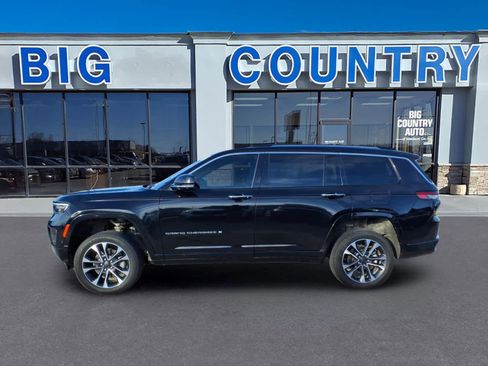 Used 2023 Jeep Grand Cherokee L Overland w/ Advanced Protech Group III image 2