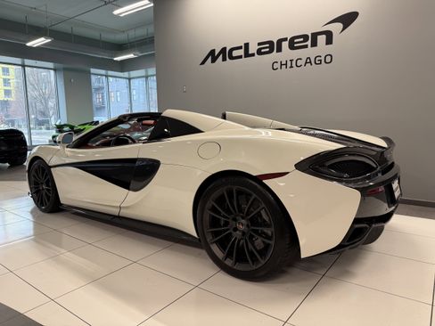 Used 2018 McLaren 570S image 4