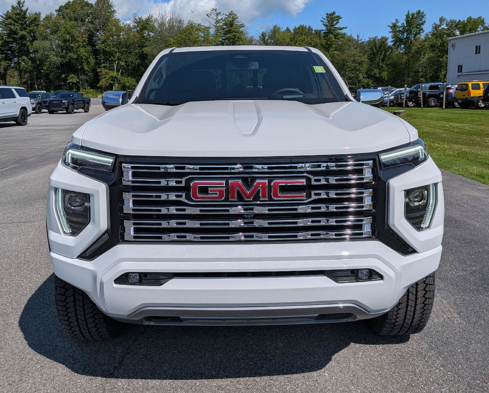 New 2026 GMC Canyon Denali AWD/4WD image 2