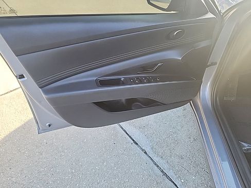 Used 2025 Hyundai Elantra Sport w/ Cargo Package image 10