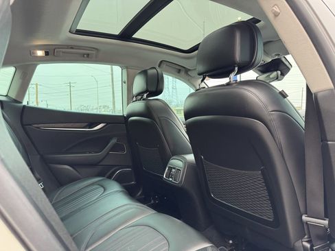 Used 2017 Maserati Levante w/ Luxury Package image 30