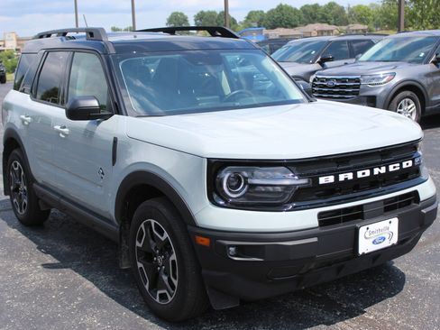 Used 2023 Ford Bronco Sport Outer Banks w/ Tech Package AWD/4WD image 8