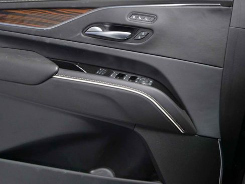 Used 2021 Cadillac Escalade Premium Luxury image 6