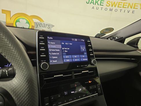 Used 2019 Toyota Avalon Limited image 19