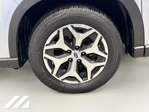 Used 2023 Subaru Forester Premium image 31