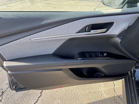 Used 2025 Toyota Camry LE image 9