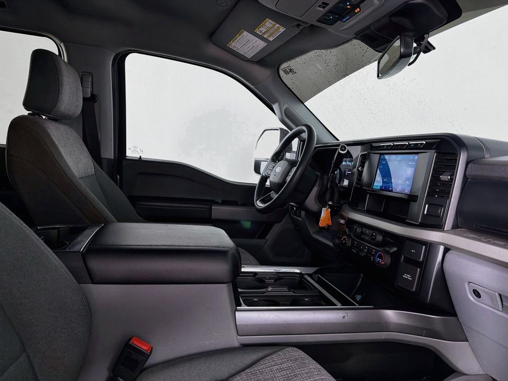 Used 2023 Ford F350 4x4 Crew Cab Super Duty image 28