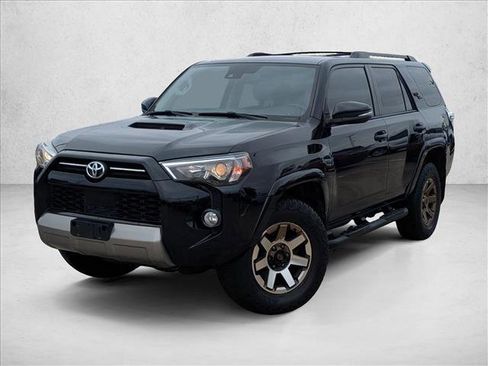 Used 2020 Toyota 4Runner TRD Off-Road Premium AWD/4WD image 2