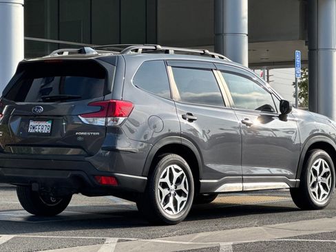 Certified 2024 Subaru Forester Premium image 4