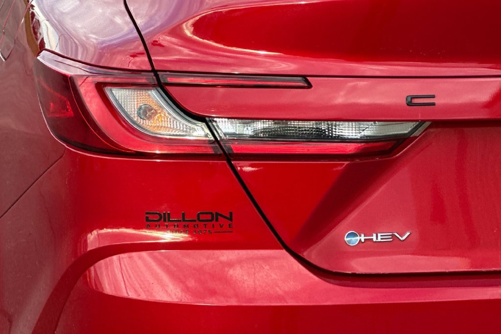 Used 2025 Toyota Camry SE w/ Convenience Package FWD image 9