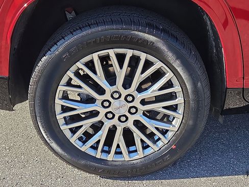 Used 2025 GMC Acadia Denali image 7