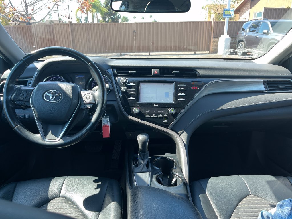 Used 2020 Toyota Camry SE FWD image 10