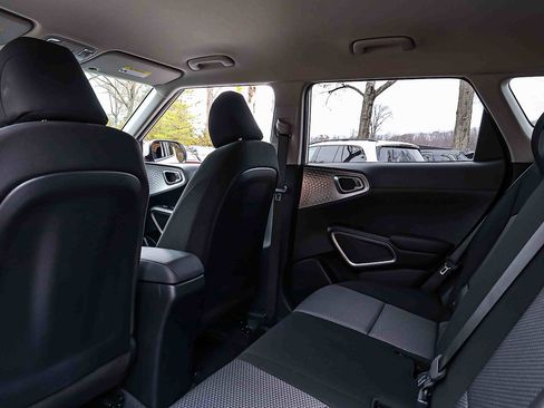 Certified 2025 Kia Soul LX w/ LX Technology Package image 22