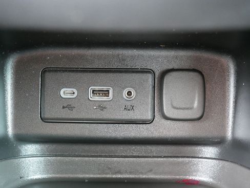 Used 2019 Chevrolet Equinox LT FWD image 35