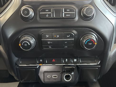 Used 2020 Chevrolet Silverado 1500 LT image 20