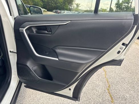 Used 2019 Toyota RAV4 LE w/ Carpet Mat Package FWD image 16