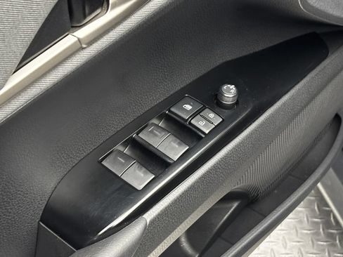 Used 2025 Toyota Camry LE AWD/4WD image 17