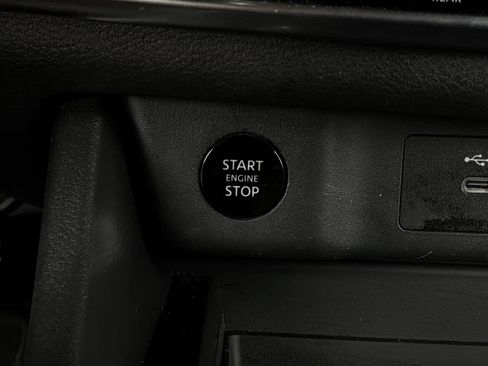 Used 2025 Nissan Rogue SV FWD image 26