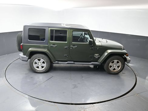 Used 2008 Jeep Wrangler Unlimited Sahara w/ Dual Top Group AWD/4WD image 11