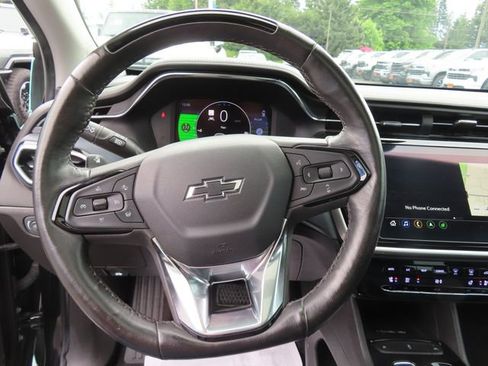 Used 2023 Chevrolet Bolt EUV Premier w/ Sun & Sound Package FWD image 17