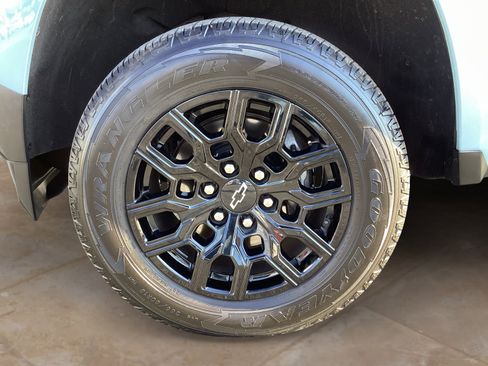 Used 2025 Chevrolet Colorado W/T w/ WT Custom Package image 32