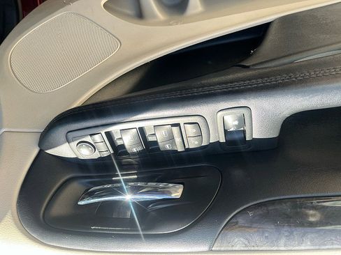 Used 2017 Dodge Grand Caravan SXT FWD image 22