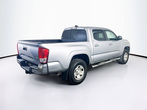 Used 2016 Toyota Tacoma SR5 w/ Towing Package image 9