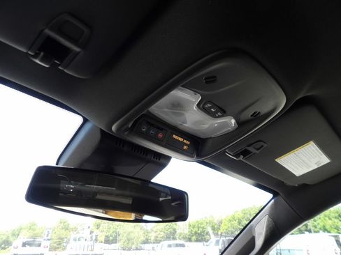 Used 2023 Chevrolet Colorado W/T RWD image 25