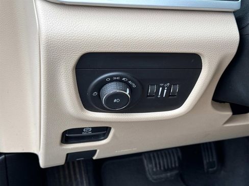 Used 2022 Jeep Grand Cherokee L Limited image 30