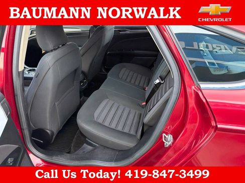 Used 2017 Ford Fusion SE w/ Fusion SE Technology Package FWD image 38