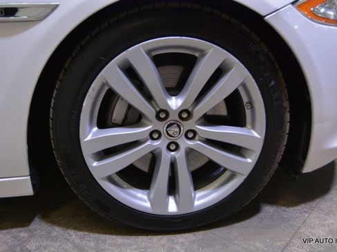 Used 2012 Jaguar XJ L image 31